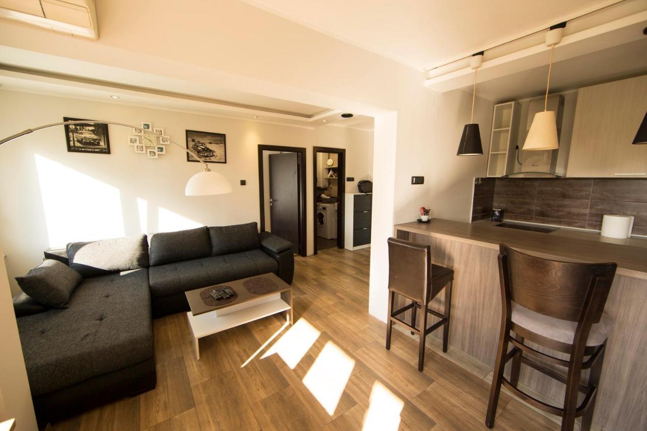 Ahoy Luxury Apartament *