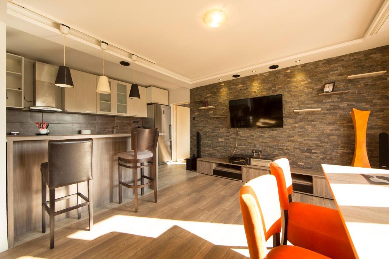 Ahoy Luxury Apartament