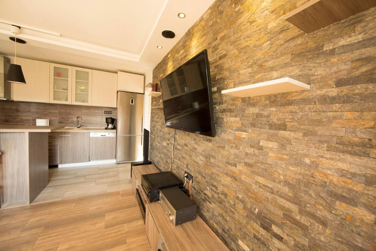 Ahoy Luxury Apartament *